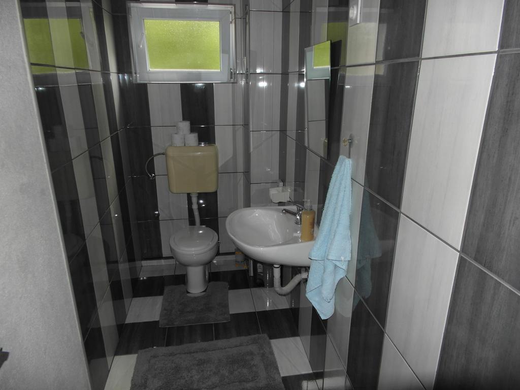 Apartment Tina Gracac Zewnętrze zdjęcie
